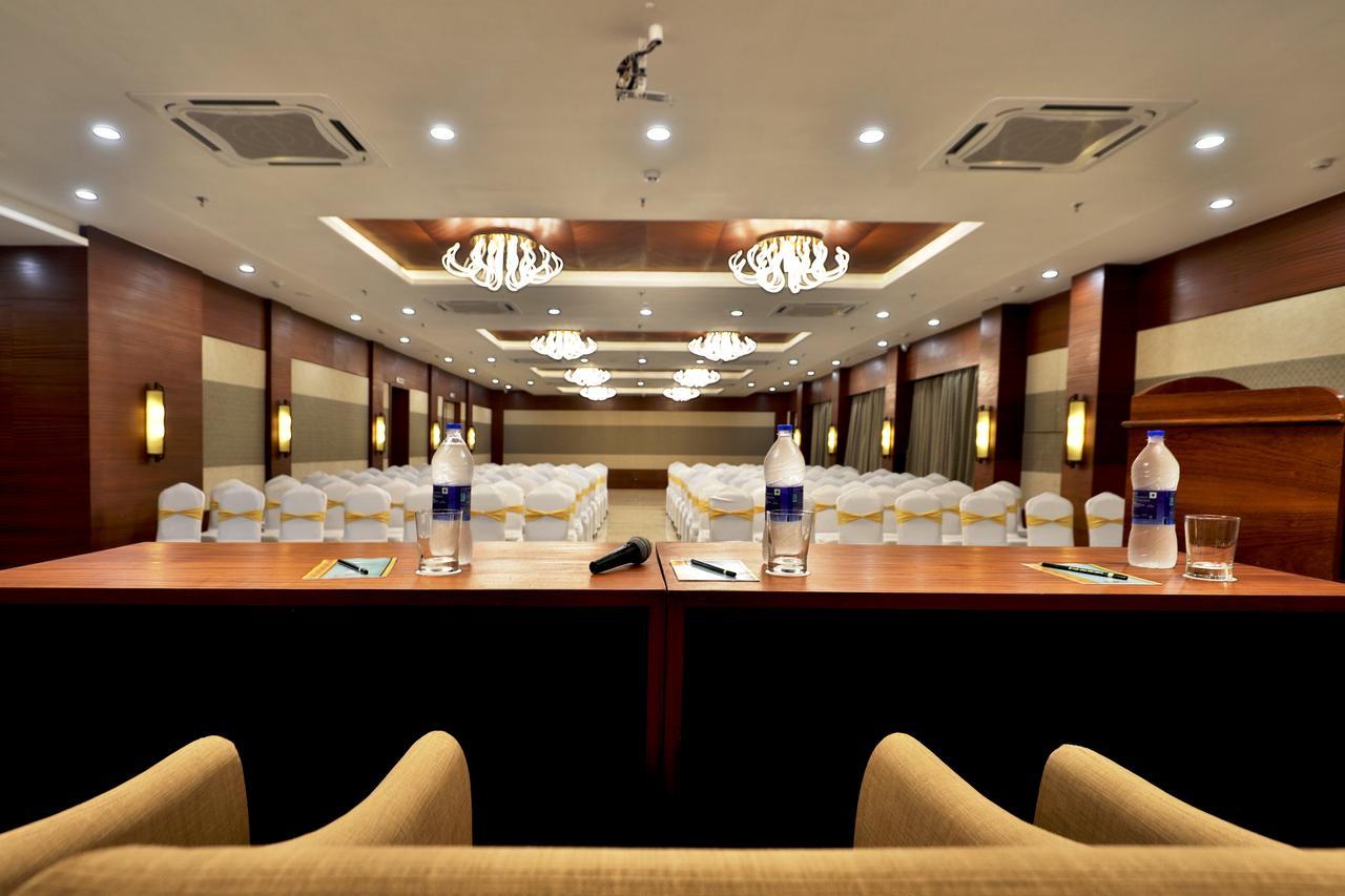 Hotel Vits Devbhumi, Dwarka Esterno foto