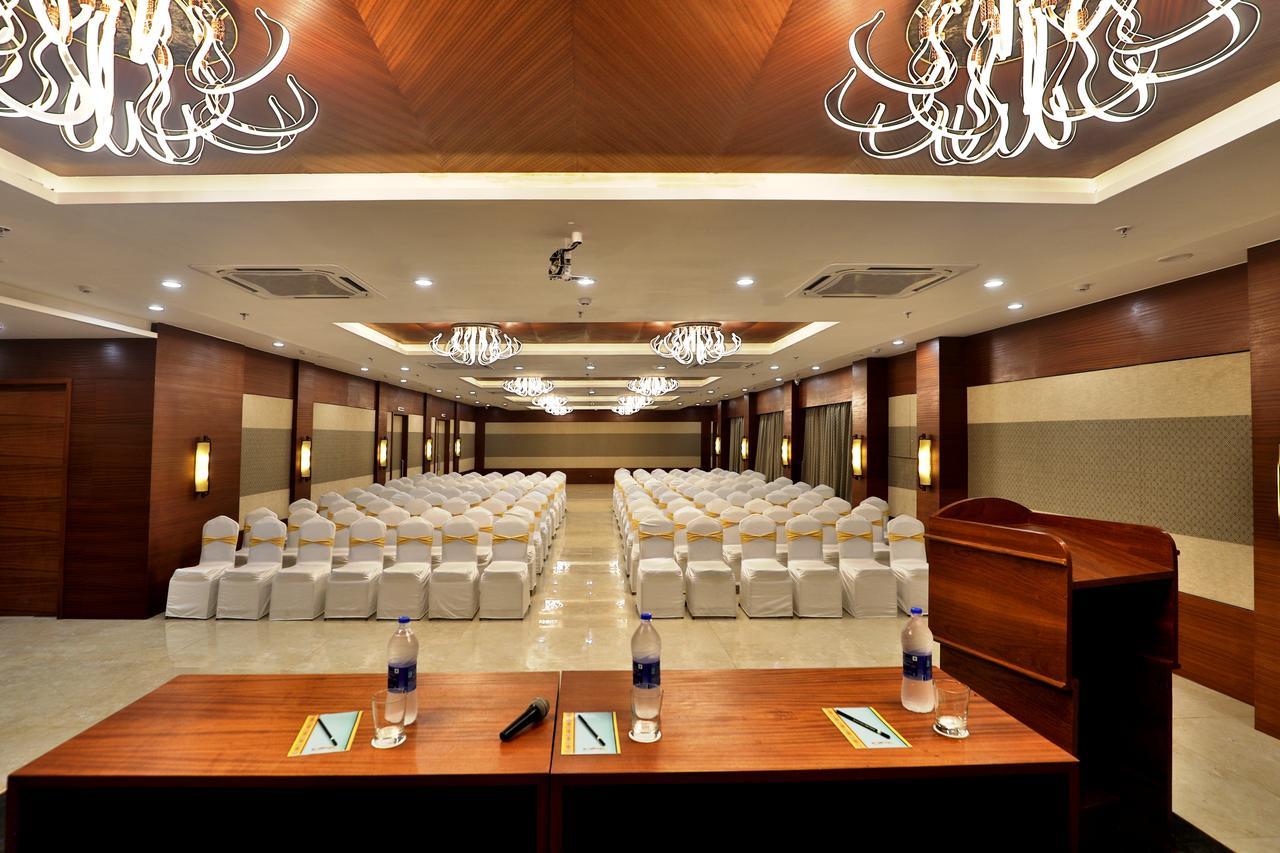 Hotel Vits Devbhumi, Dwarka Esterno foto